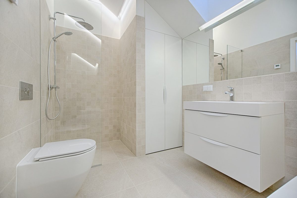 agencement d’une salle de bain minimaliste