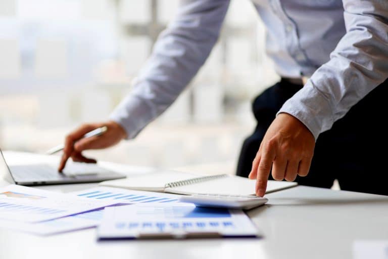 Comment une terrasse ou un balcon peuvent influer sur la taxe foncière